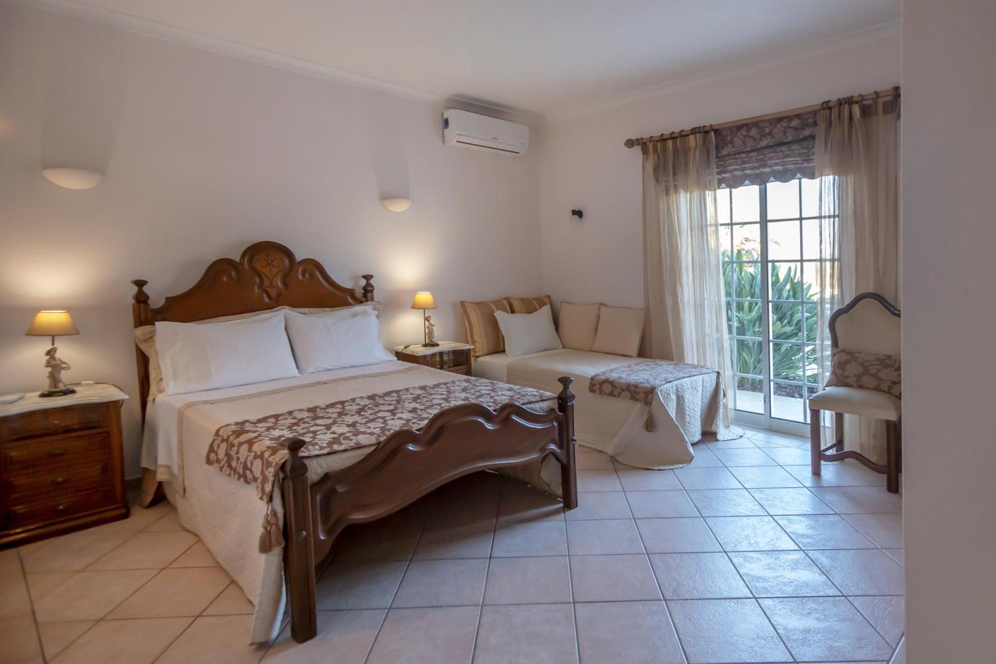 Al Meida Guesthouse Albufeira Buitenkant foto